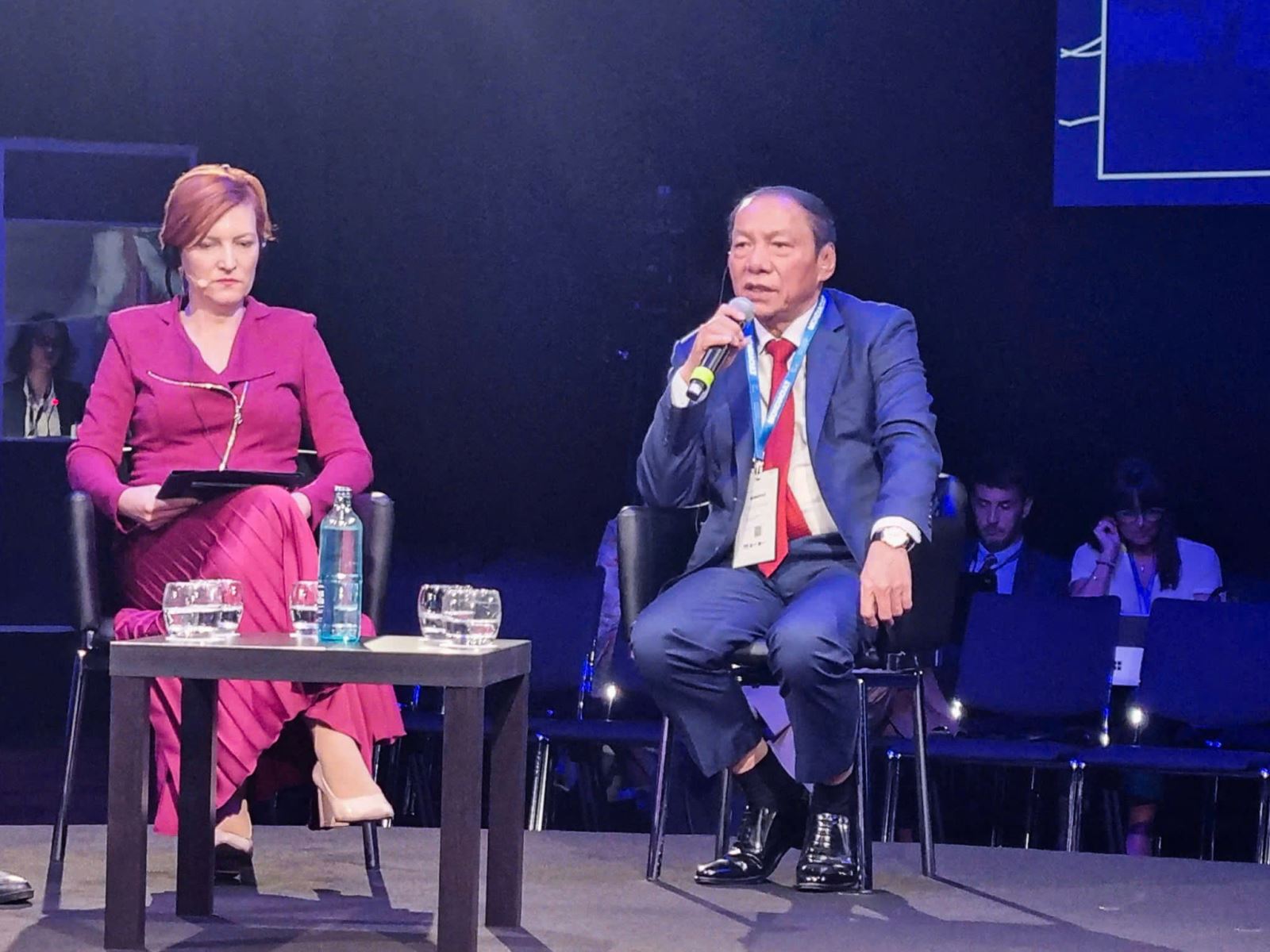 Bộ trưởng Nguyễn Văn Hùng tham dự và phát biểu tại Diễn đàn quốc tế về quyền văn hóa và kinh tế văn hóa trong khuôn khổ MONDIACULT 2025.