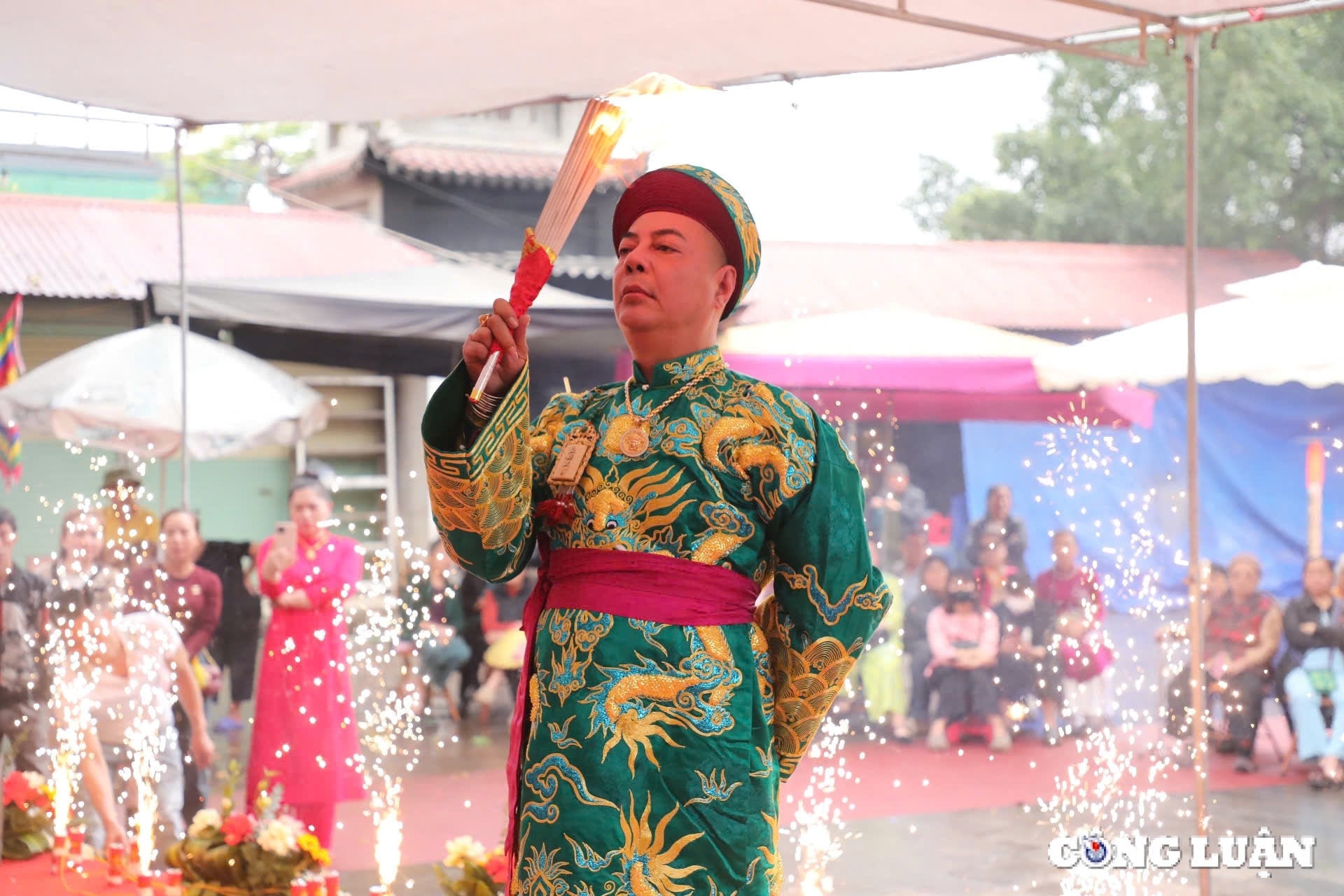 Tín ngưỡng thờ Mẫu Tam phủ của người Việt đã được UNESCO công nhận là Di sản Văn hóa phi vật thể đại diện của nhân loại năm 2016.