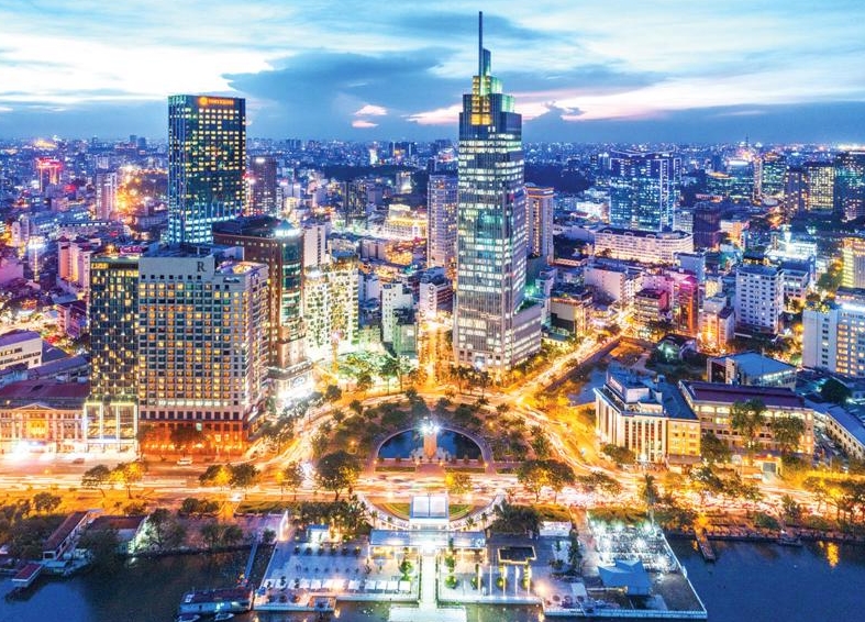 Đến cuối năm 2025, Việt Nam dự kiến đạt kỷ lục 23 triệu lượt khách quốc tế. Ảnh: iViVu