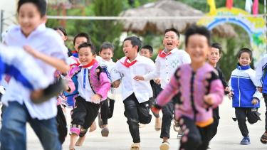 Ðội viên, thiếu nhi Trường tiểu học Lóng Luông (xã Lóng Luông, huyện Vân Hồ, tỉnh Sơn La) trong giờ hoạt động ngoại khóa.