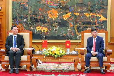 Đồng chí Ngô Tân Phượng tiếp Tham tán Đại sứ quán Trung Quốc tại Việt Nam.